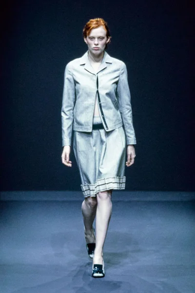 Look 16